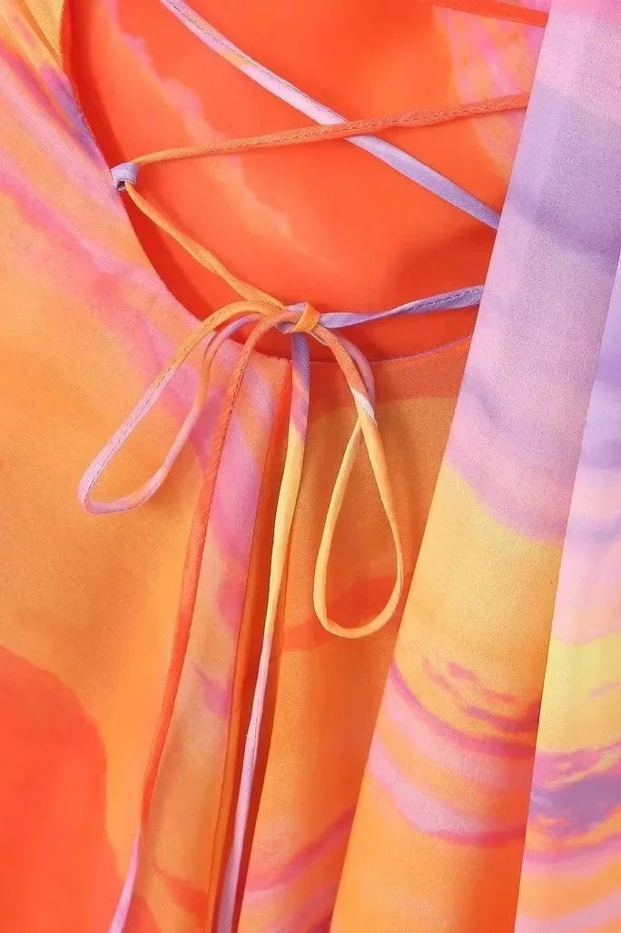 Sukienka mini z efektem ombre i dekoltem halter | fason asymetryczny